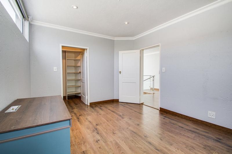 To Let 4 Bedroom Property for Rent in Dainfern Golf Estate Gauteng