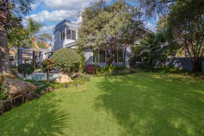 To Let 4 Bedroom Property for Rent in Dainfern Golf Estate Gauteng