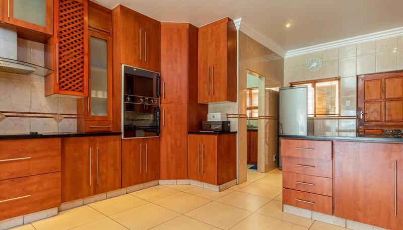 5 Bedroom Property for Sale in Magaliesberg Country Estate Gauteng