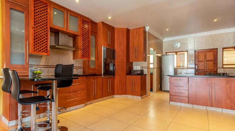 5 Bedroom Property for Sale in Magaliesberg Country Estate Gauteng
