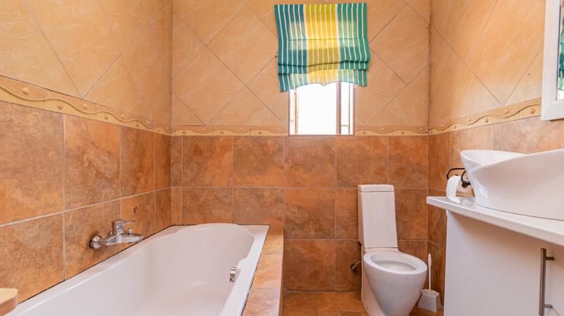 5 Bedroom Property for Sale in Magaliesberg Country Estate Gauteng