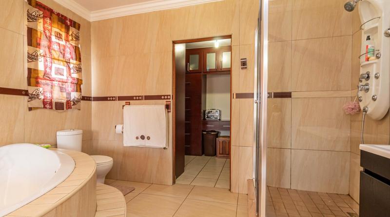 5 Bedroom Property for Sale in Magaliesberg Country Estate Gauteng