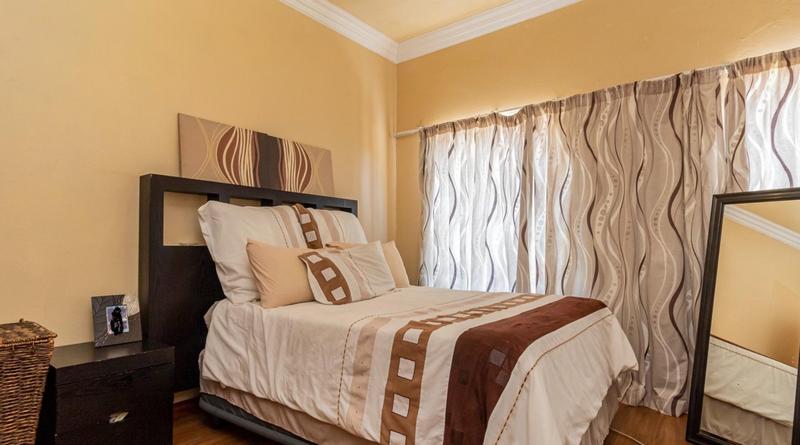5 Bedroom Property for Sale in Magaliesberg Country Estate Gauteng