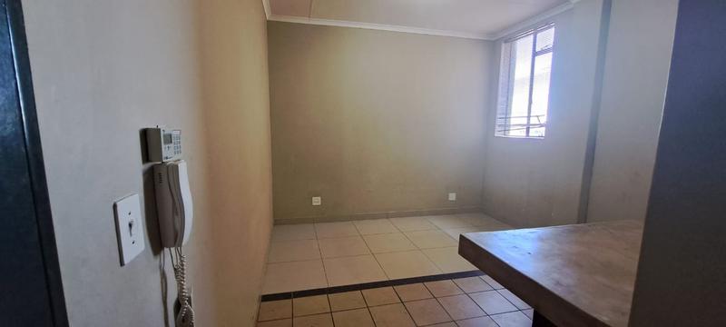 1 Bedroom Property for Sale in Braamfontein Gauteng