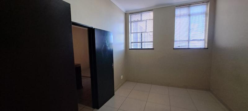 1 Bedroom Property for Sale in Braamfontein Gauteng