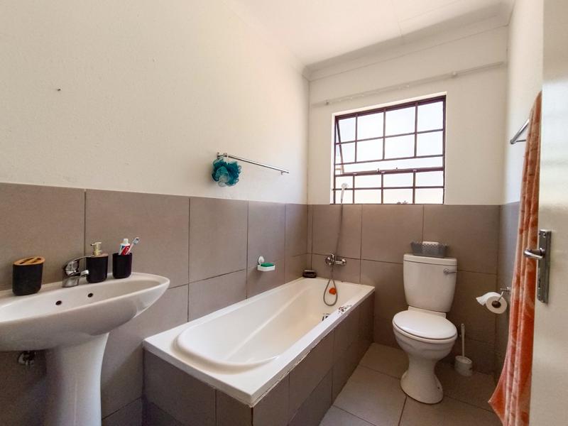 3 Bedroom Property for Sale in Heatherview Gauteng