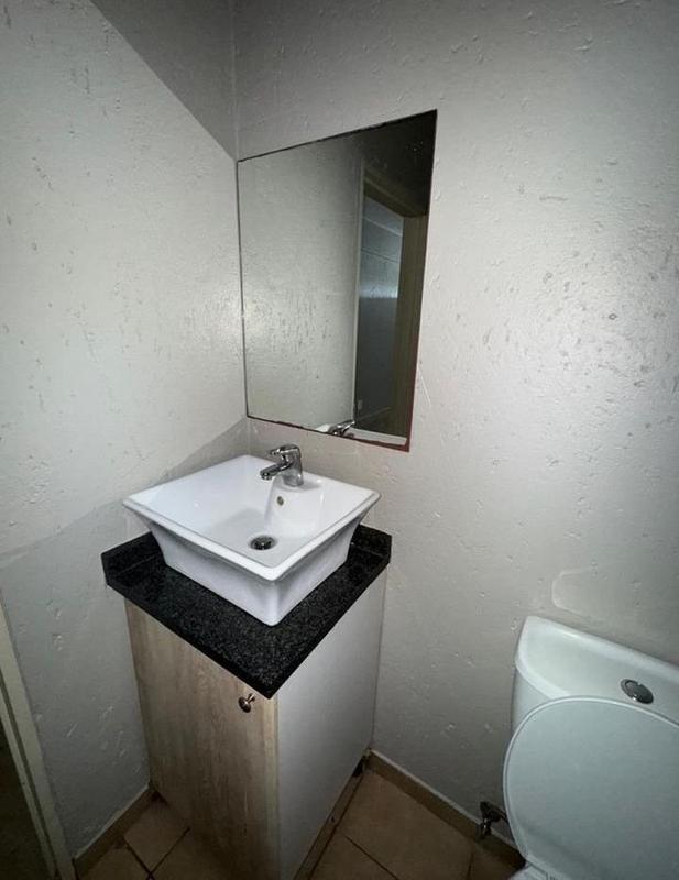 1 Bedroom Property for Sale in Hillcrest Gauteng