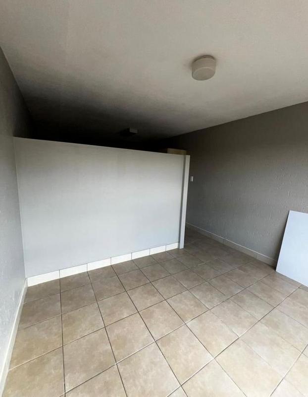 1 Bedroom Property for Sale in Hillcrest Gauteng