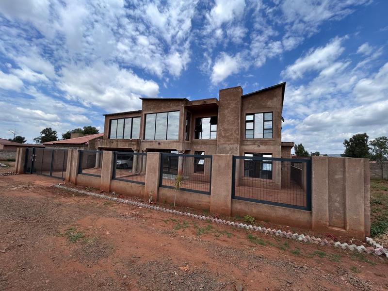 5 Bedroom Property for Sale in Klipfontein Gauteng