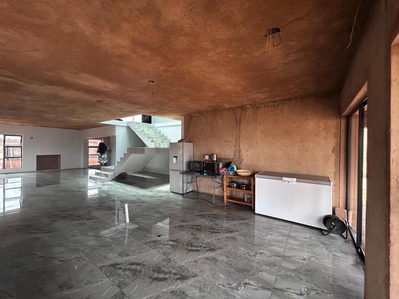 5 Bedroom Property for Sale in Klipfontein Gauteng
