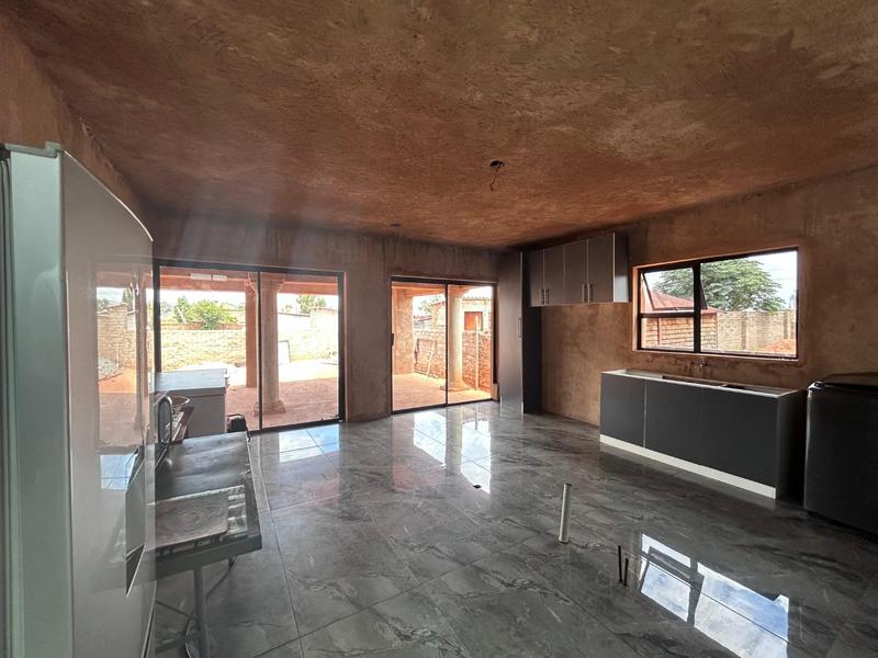 5 Bedroom Property for Sale in Klipfontein Gauteng