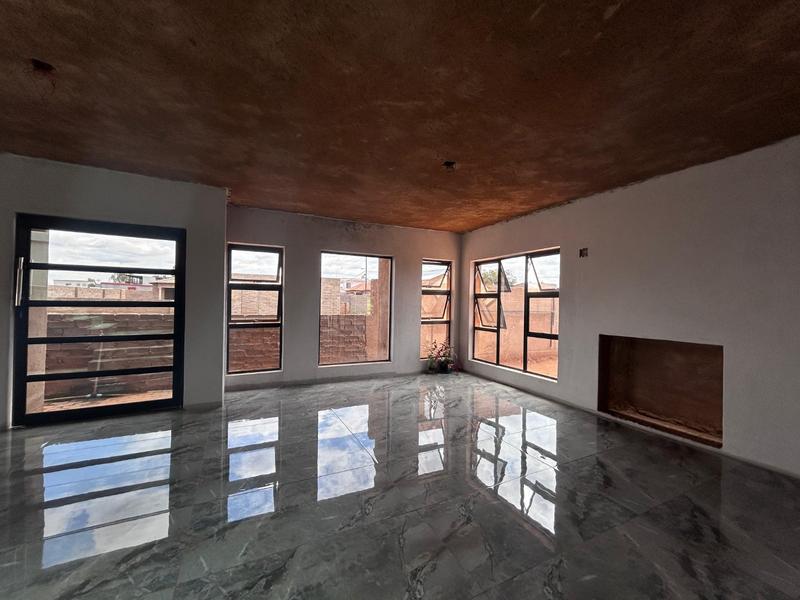 5 Bedroom Property for Sale in Klipfontein Gauteng