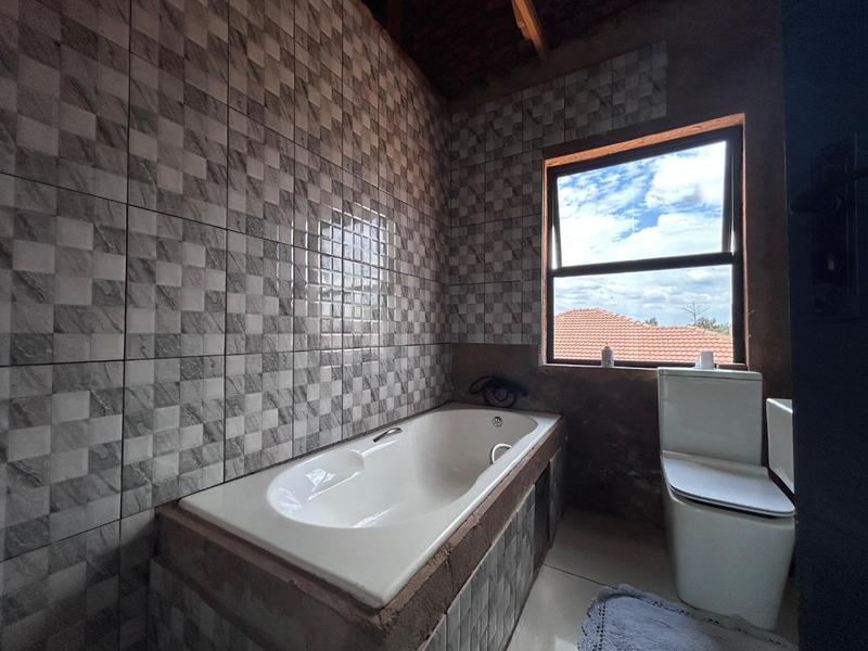 5 Bedroom Property for Sale in Klipfontein Gauteng