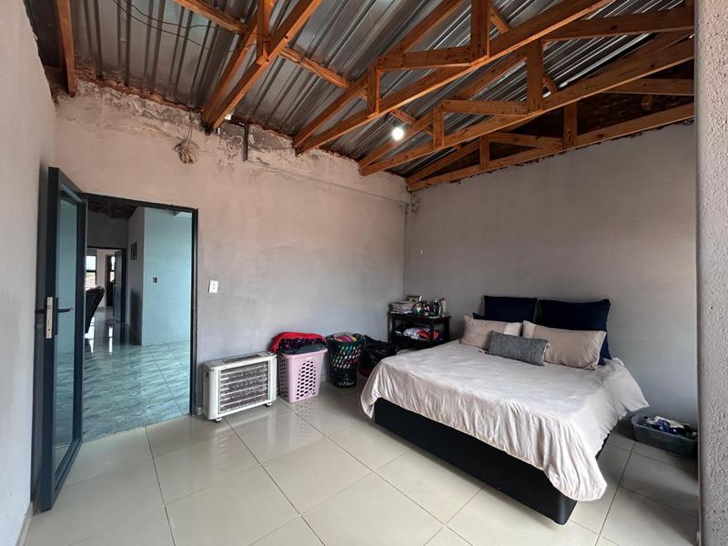 5 Bedroom Property for Sale in Klipfontein Gauteng