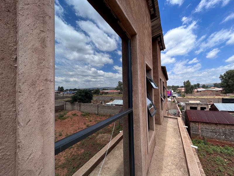5 Bedroom Property for Sale in Klipfontein Gauteng