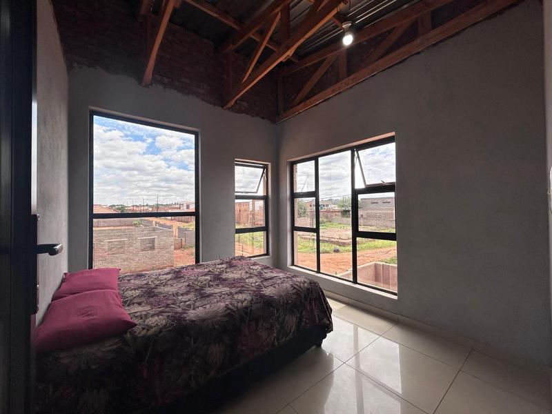 5 Bedroom Property for Sale in Klipfontein Gauteng