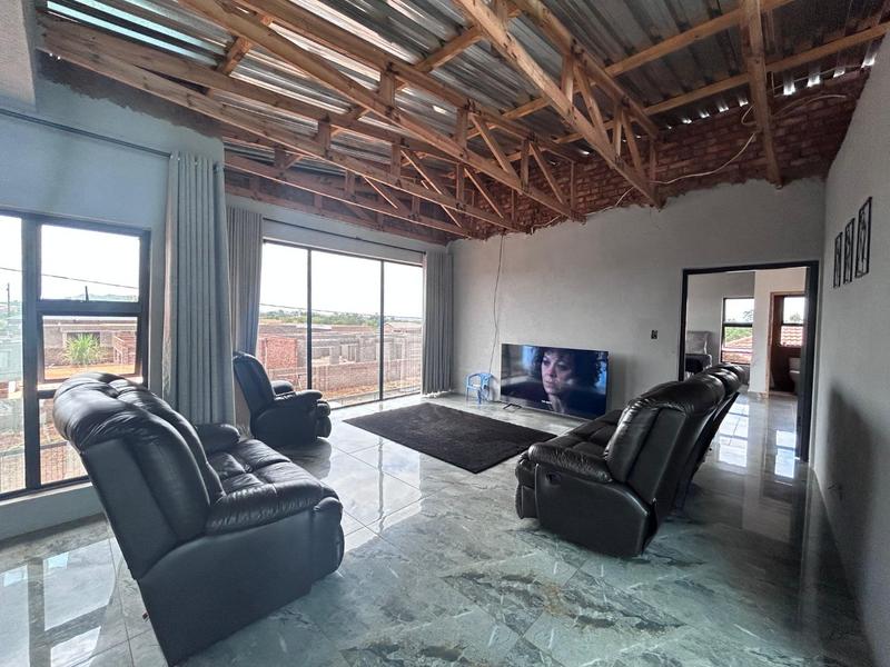 5 Bedroom Property for Sale in Klipfontein Gauteng