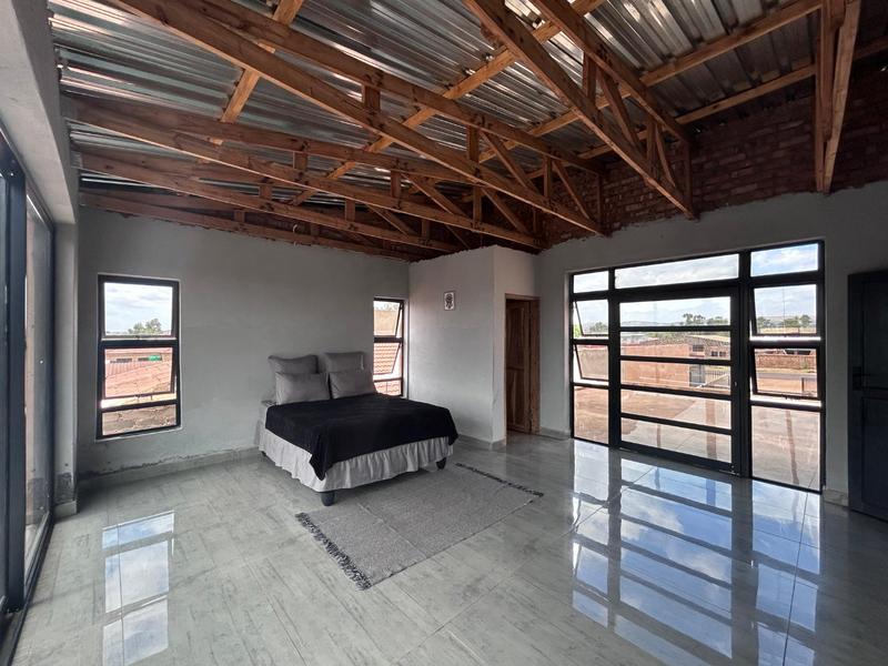 5 Bedroom Property for Sale in Klipfontein Gauteng