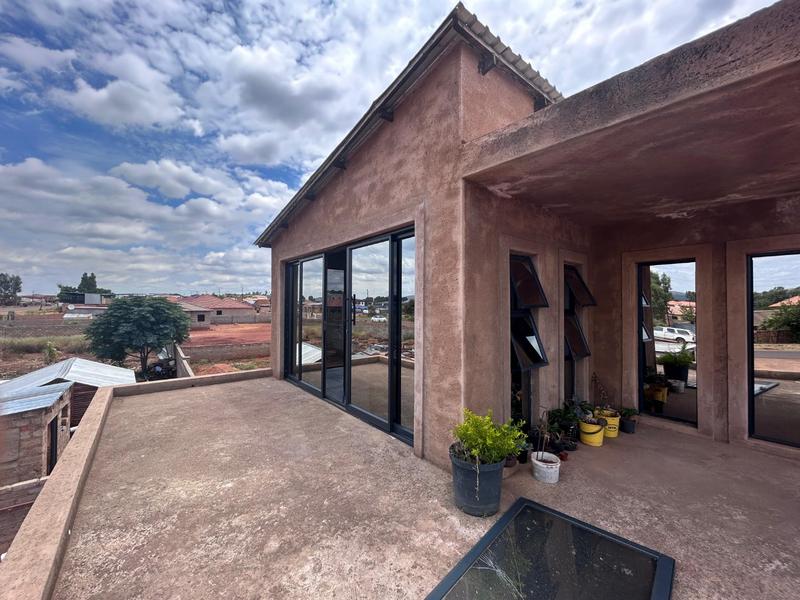 5 Bedroom Property for Sale in Klipfontein Gauteng