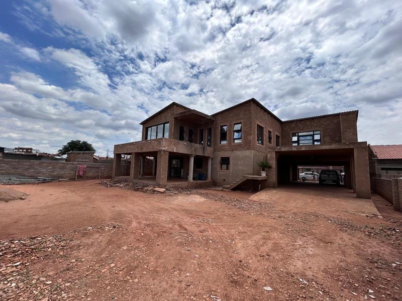 5 Bedroom Property for Sale in Klipfontein Gauteng
