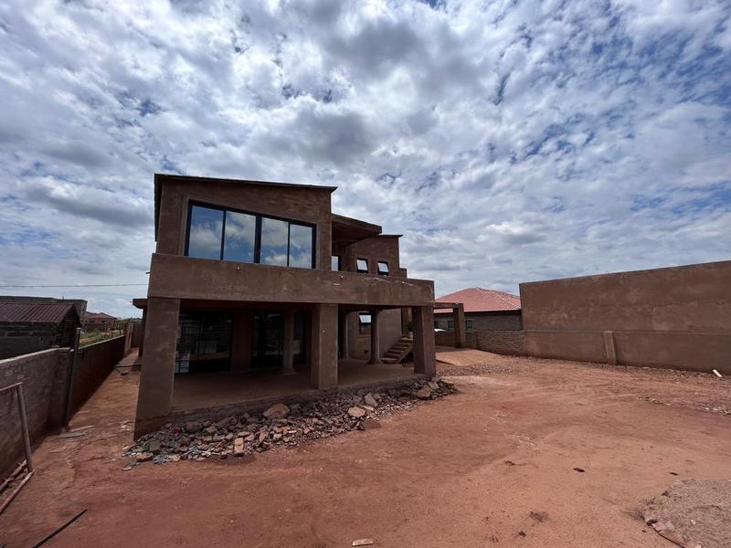 5 Bedroom Property for Sale in Klipfontein Gauteng