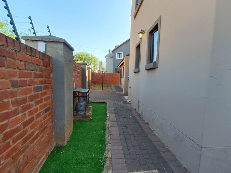 3 Bedroom Property for Sale in Olympus AH Gauteng