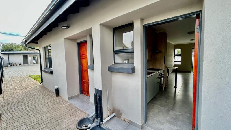2 Bedroom Property for Sale in Pretoria North Gauteng