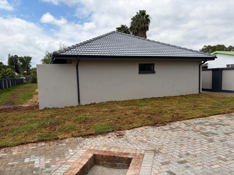 2 Bedroom Property for Sale in Pretoria North Gauteng