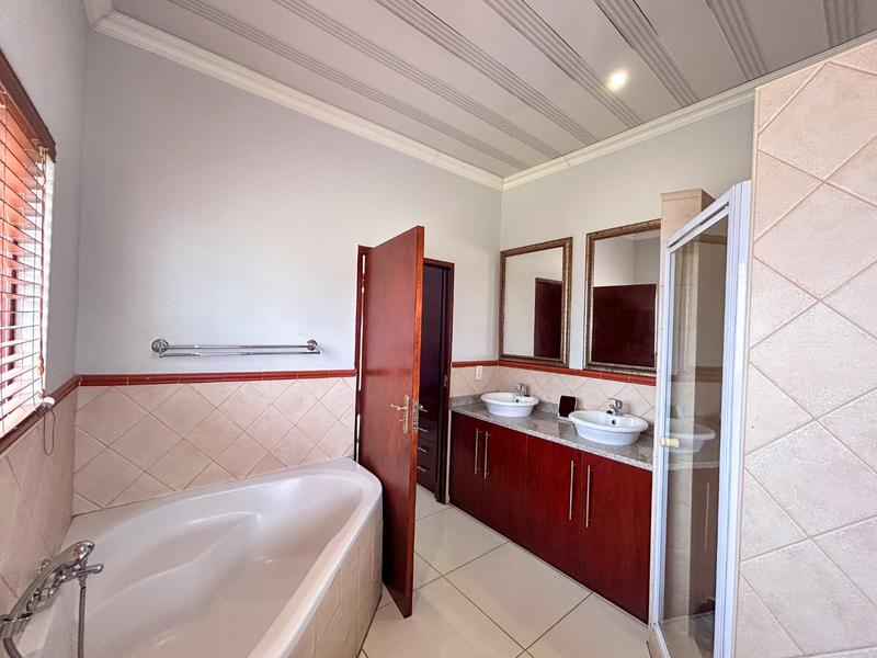 5 Bedroom Property for Sale in Savannah Country Estate Gauteng