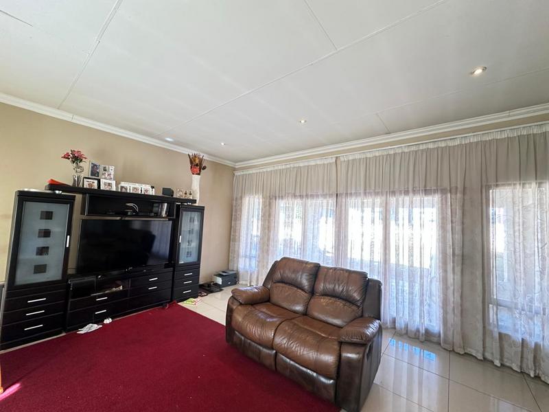 5 Bedroom Property for Sale in Savannah Country Estate Gauteng