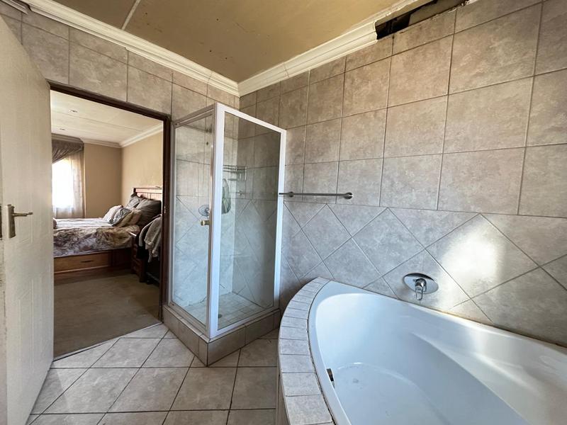 5 Bedroom Property for Sale in Savannah Country Estate Gauteng