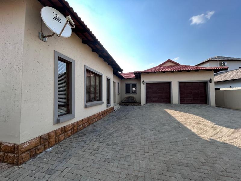 5 Bedroom Property for Sale in Savannah Country Estate Gauteng