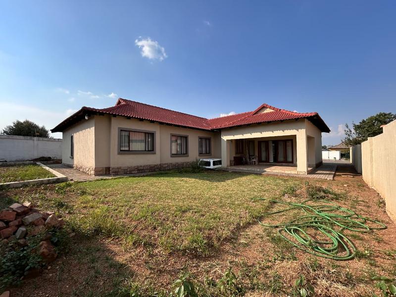 5 Bedroom Property for Sale in Savannah Country Estate Gauteng