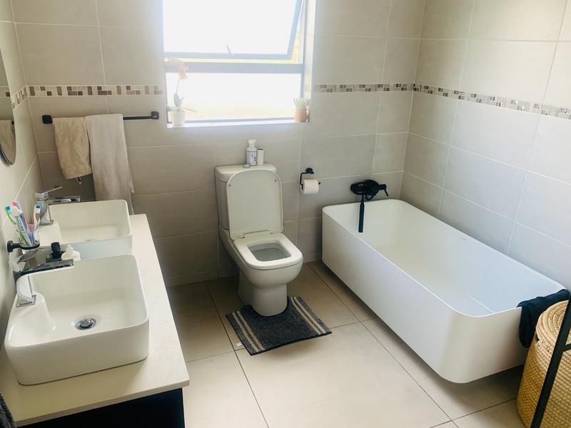 5 Bedroom Property for Sale in Savannah Country Estate Gauteng