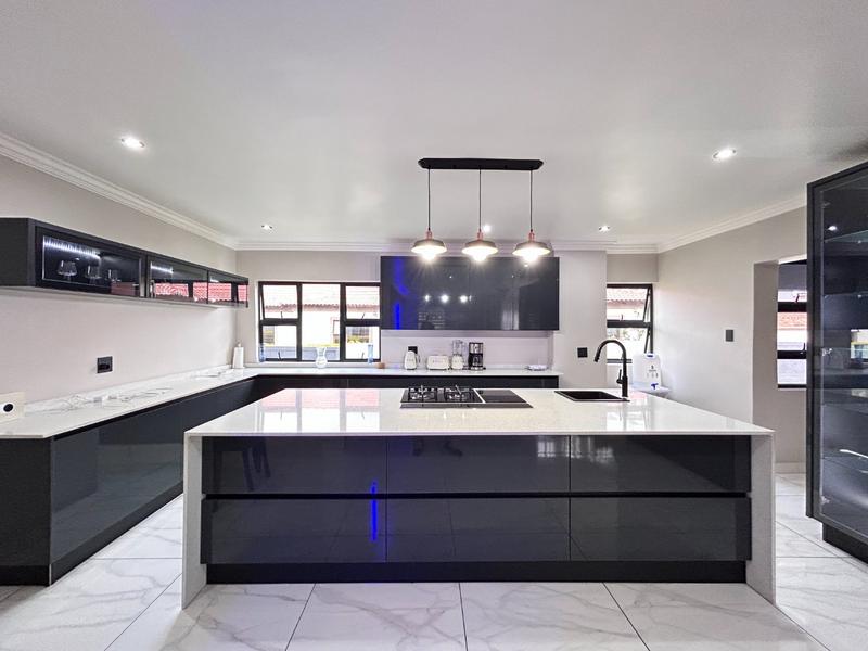 5 Bedroom Property for Sale in Savannah Country Estate Gauteng