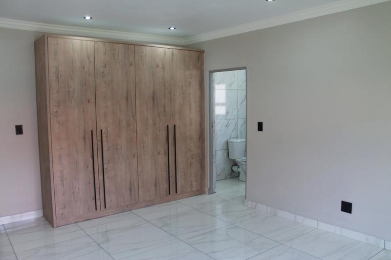 5 Bedroom Property for Sale in Savannah Country Estate Gauteng