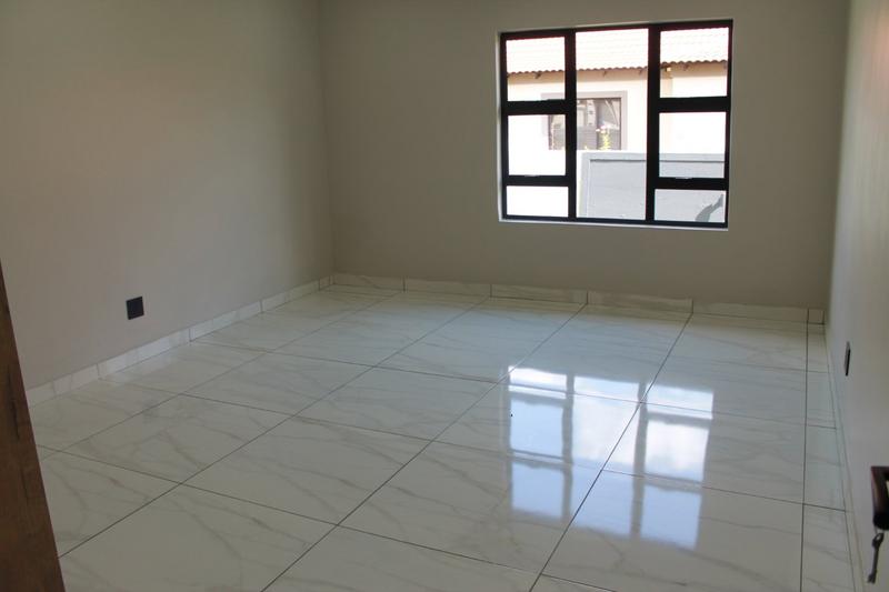 5 Bedroom Property for Sale in Savannah Country Estate Gauteng