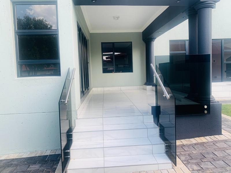 5 Bedroom Property for Sale in Savannah Country Estate Gauteng