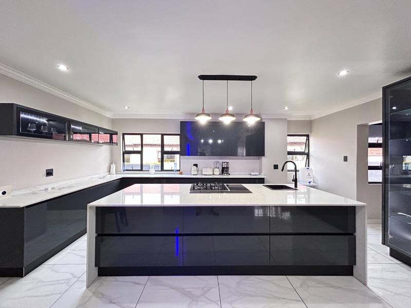 5 Bedroom Property for Sale in Savannah Country Estate Gauteng