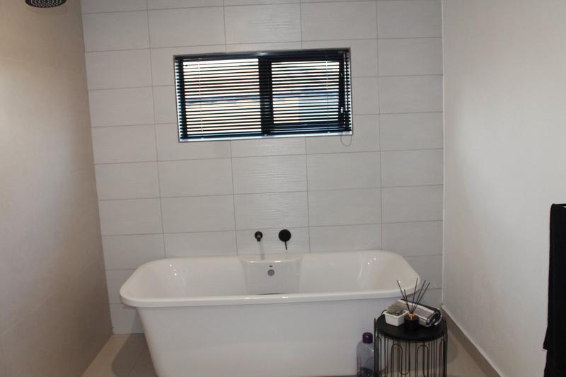 5 Bedroom Property for Sale in Savannah Country Estate Gauteng