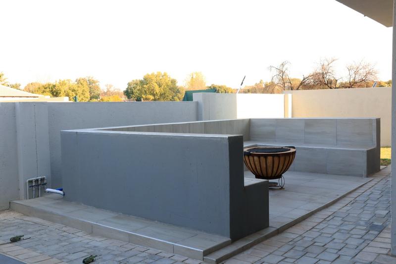 8 Bedroom Property for Sale in Savannah Country Estate Gauteng