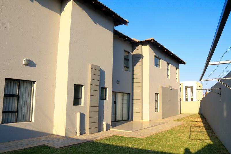 8 Bedroom Property for Sale in Savannah Country Estate Gauteng