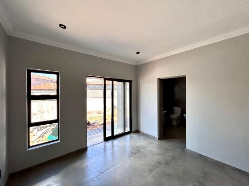 5 Bedroom Property for Sale in Savannah Country Estate Gauteng