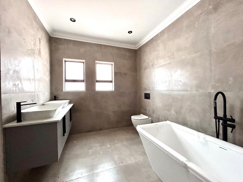 5 Bedroom Property for Sale in Savannah Country Estate Gauteng