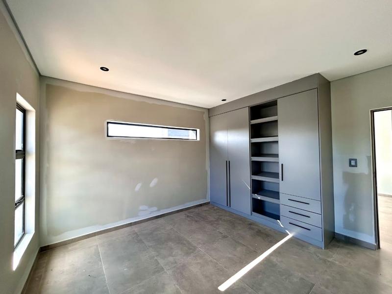 5 Bedroom Property for Sale in Savannah Country Estate Gauteng