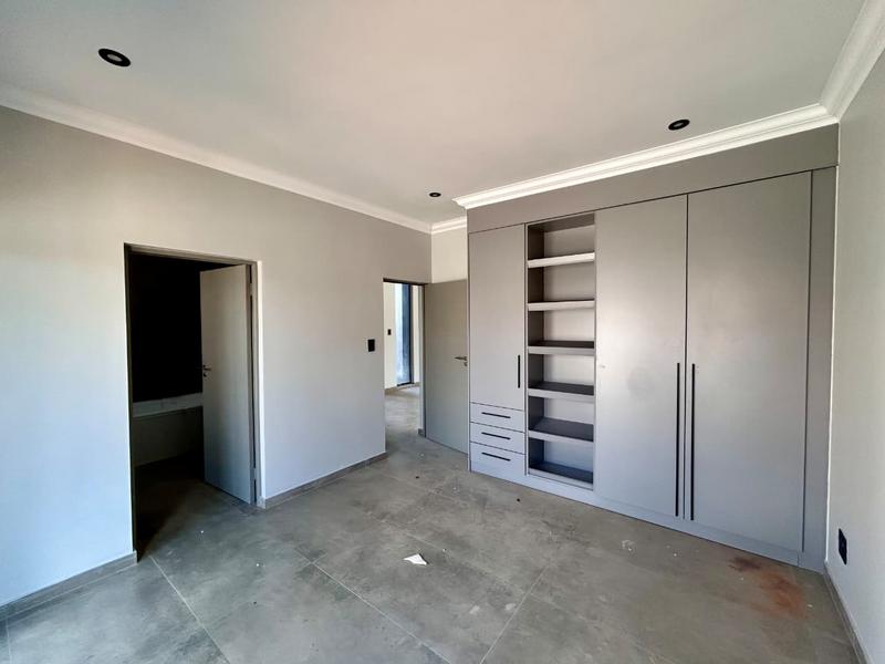 5 Bedroom Property for Sale in Savannah Country Estate Gauteng
