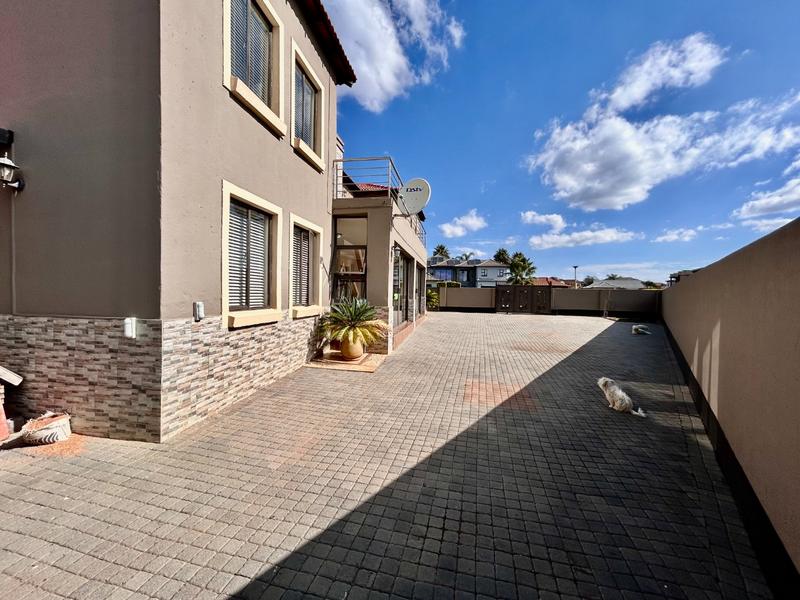6 Bedroom Property for Sale in Savannah Country Estate Gauteng