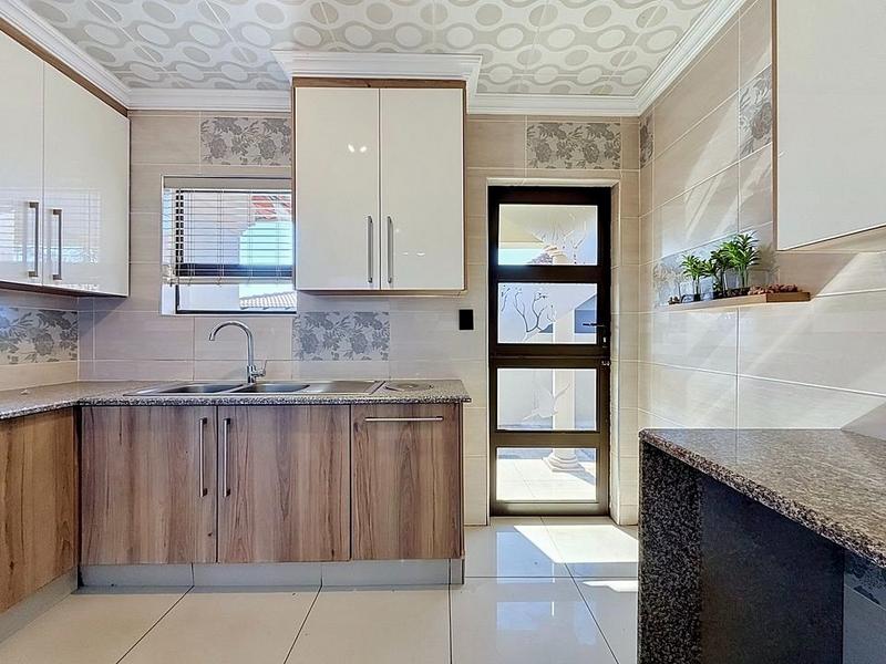 5 Bedroom Property for Sale in Savannah Country Estate Gauteng
