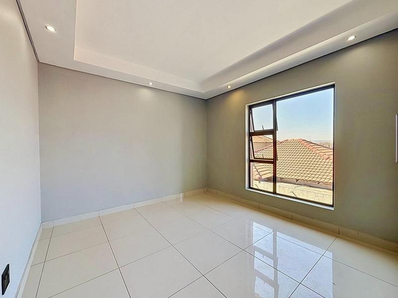 5 Bedroom Property for Sale in Savannah Country Estate Gauteng