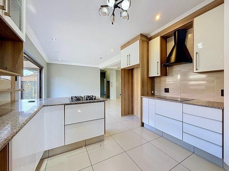 5 Bedroom Property for Sale in Savannah Country Estate Gauteng